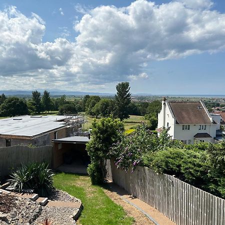 Offa'S Lodge Family Home Quiet Area With Sea Views Prestatyn Exterior photo