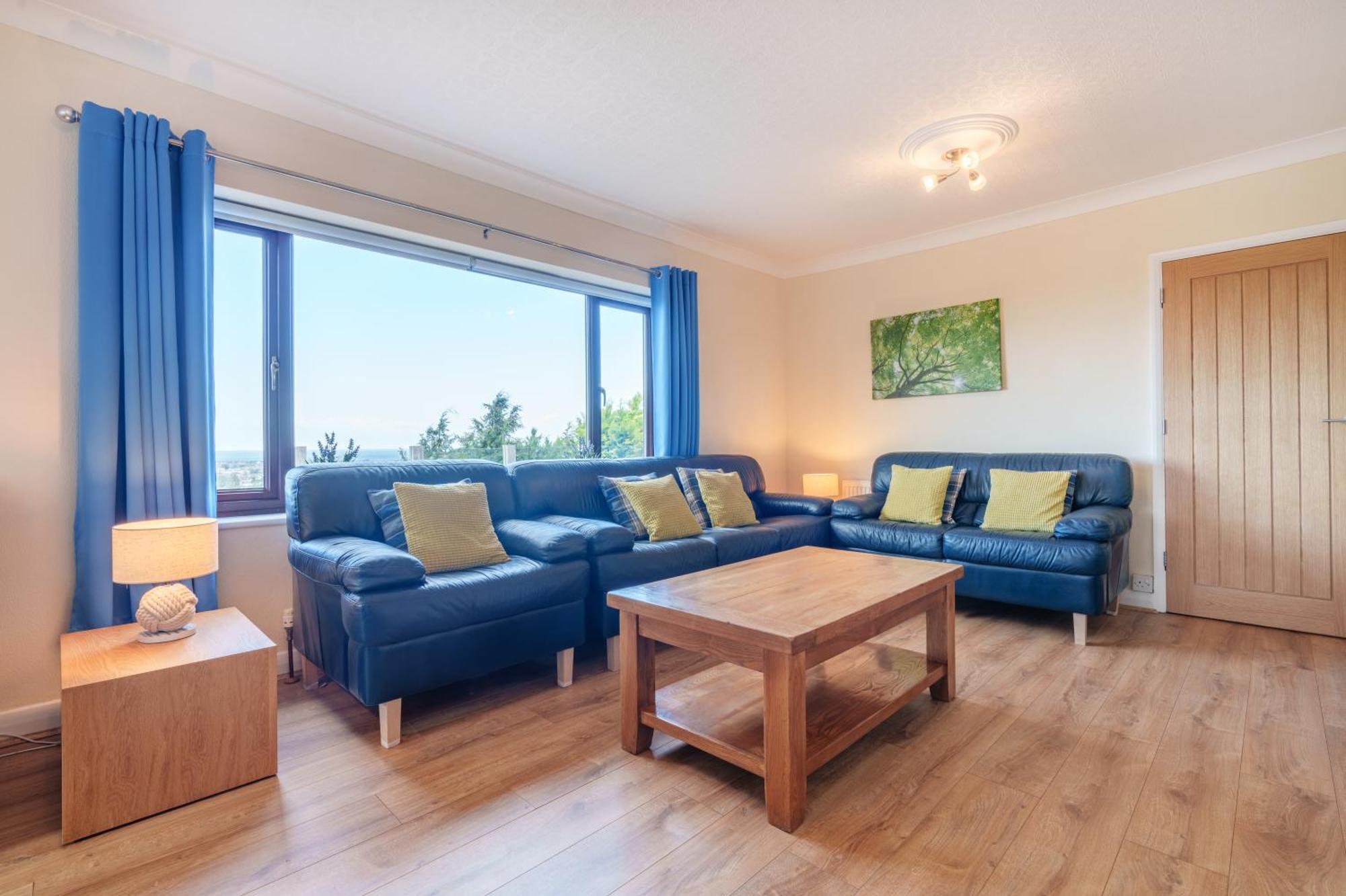 Offa'S Lodge Family Home Quiet Area With Sea Views Prestatyn Exterior photo