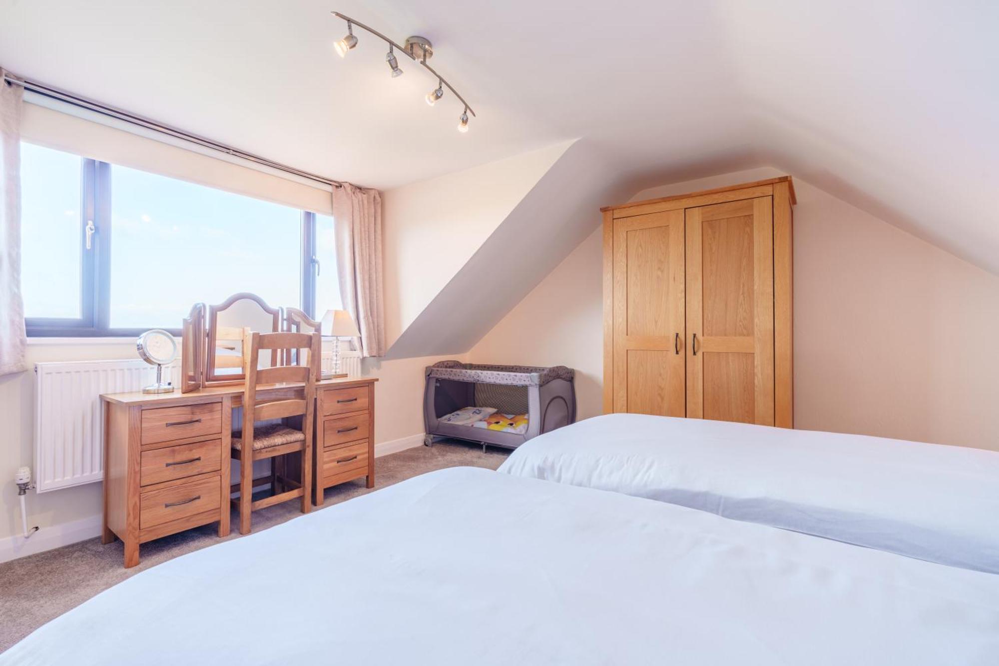 Offa'S Lodge Family Home Quiet Area With Sea Views Prestatyn Exterior photo