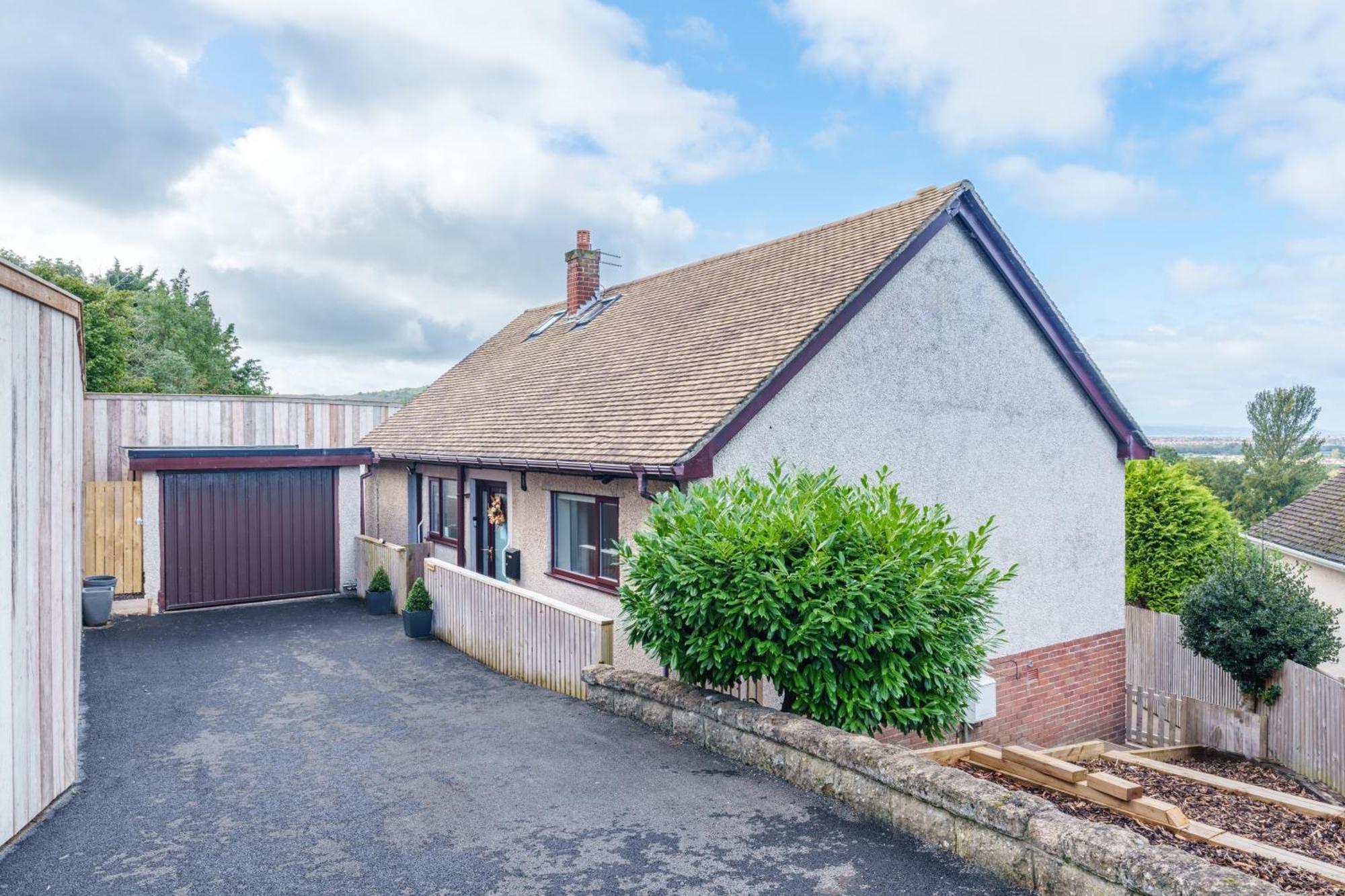 Offa'S Lodge Family Home Quiet Area With Sea Views Prestatyn Exterior photo